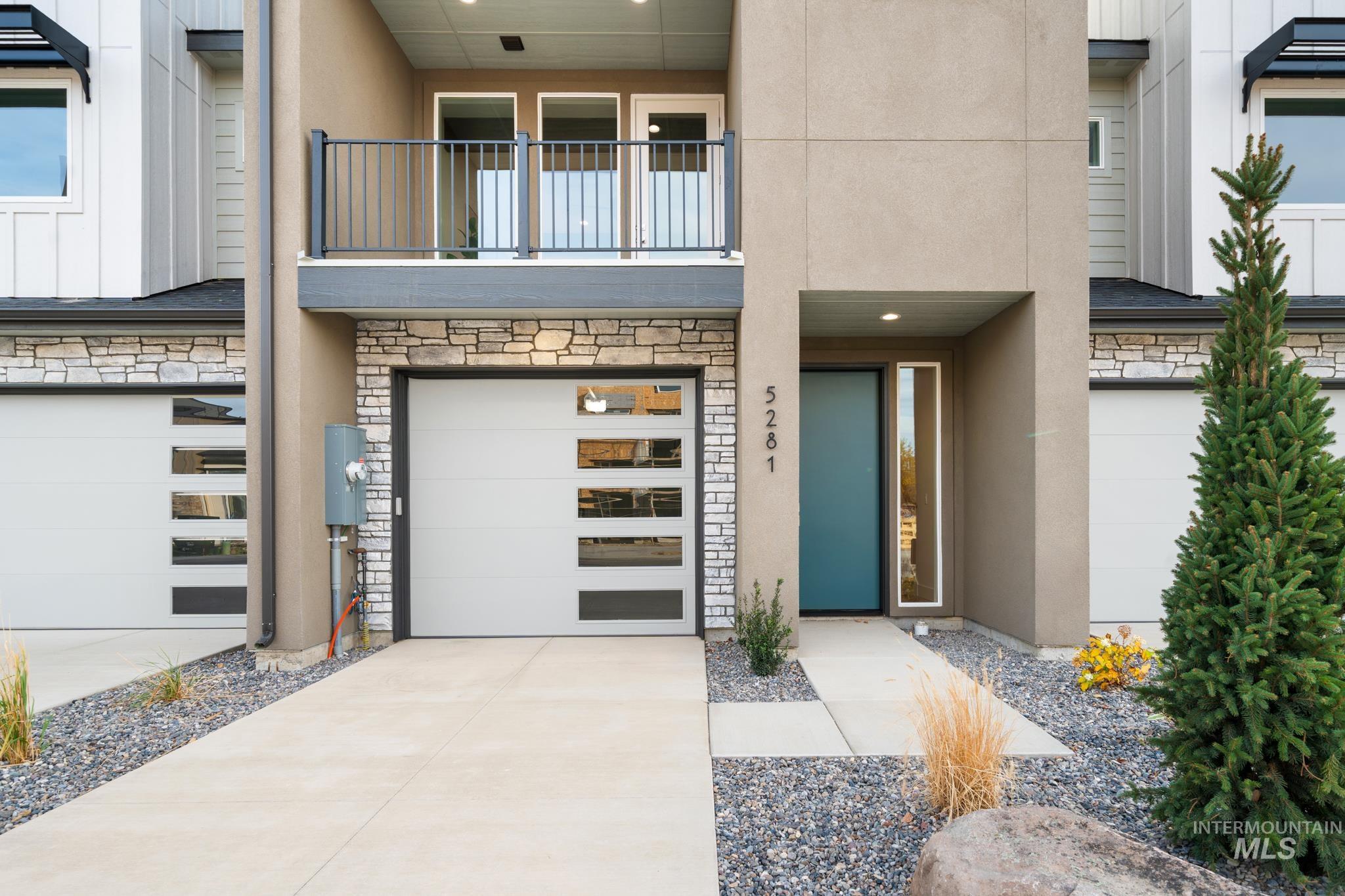 5281 N River Water Lane, Garden City, Idaho 83714, 2 Bedrooms, 3 Bathrooms, Residential For Sale, Price $742,900, 98967974