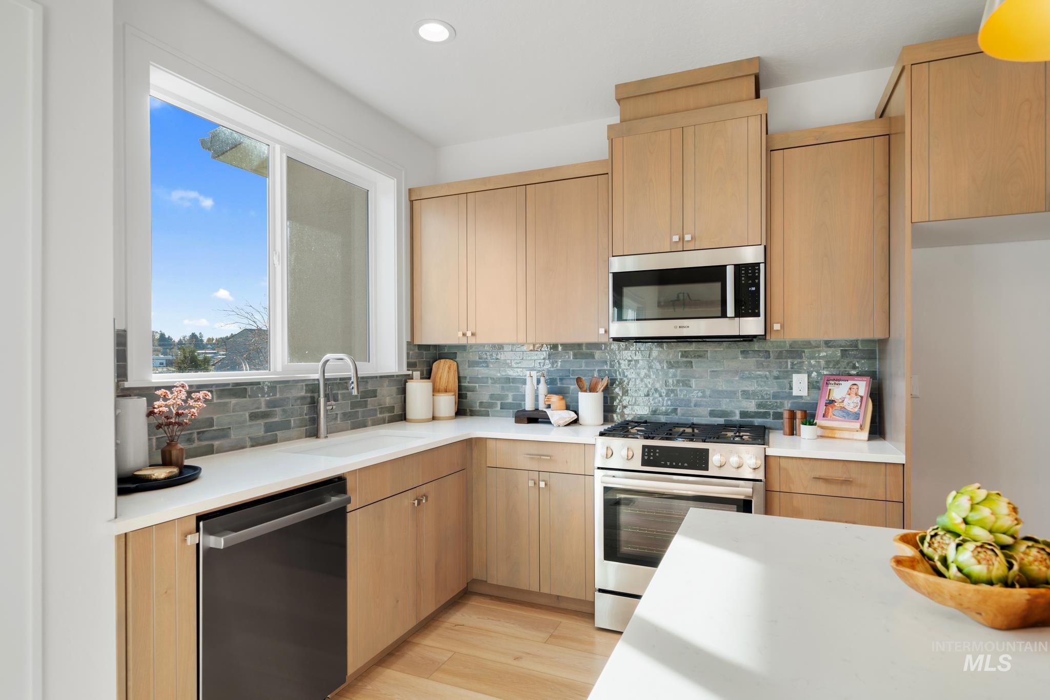 5281 N River Water Lane, Garden City, Idaho 83714, 2 Bedrooms, 3 Bathrooms, Residential For Sale, Price $742,900, 98967974