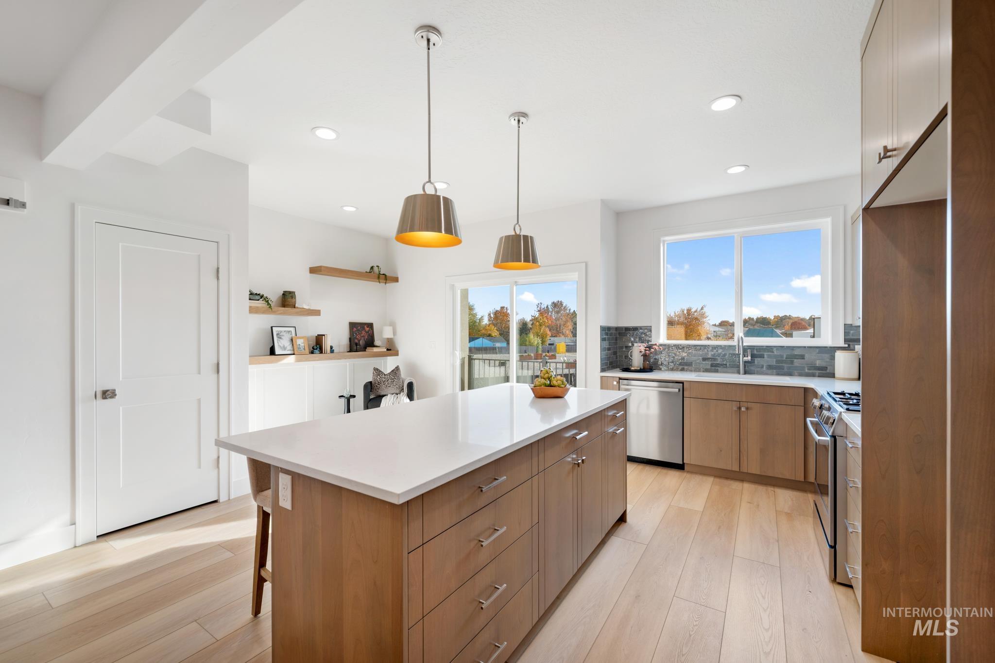 5281 N River Water Lane, Garden City, Idaho 83714, 2 Bedrooms, 3 Bathrooms, Residential For Sale, Price $742,900, 98967974