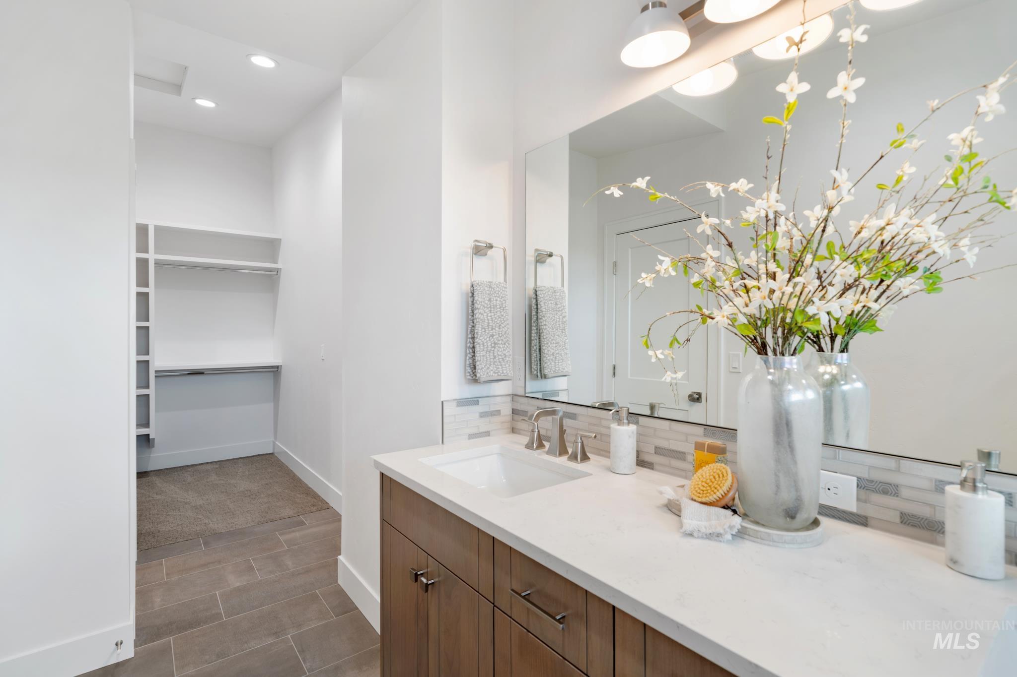 5281 N River Water Lane, Garden City, Idaho 83714, 2 Bedrooms, 3 Bathrooms, Residential For Sale, Price $742,900, 98967974