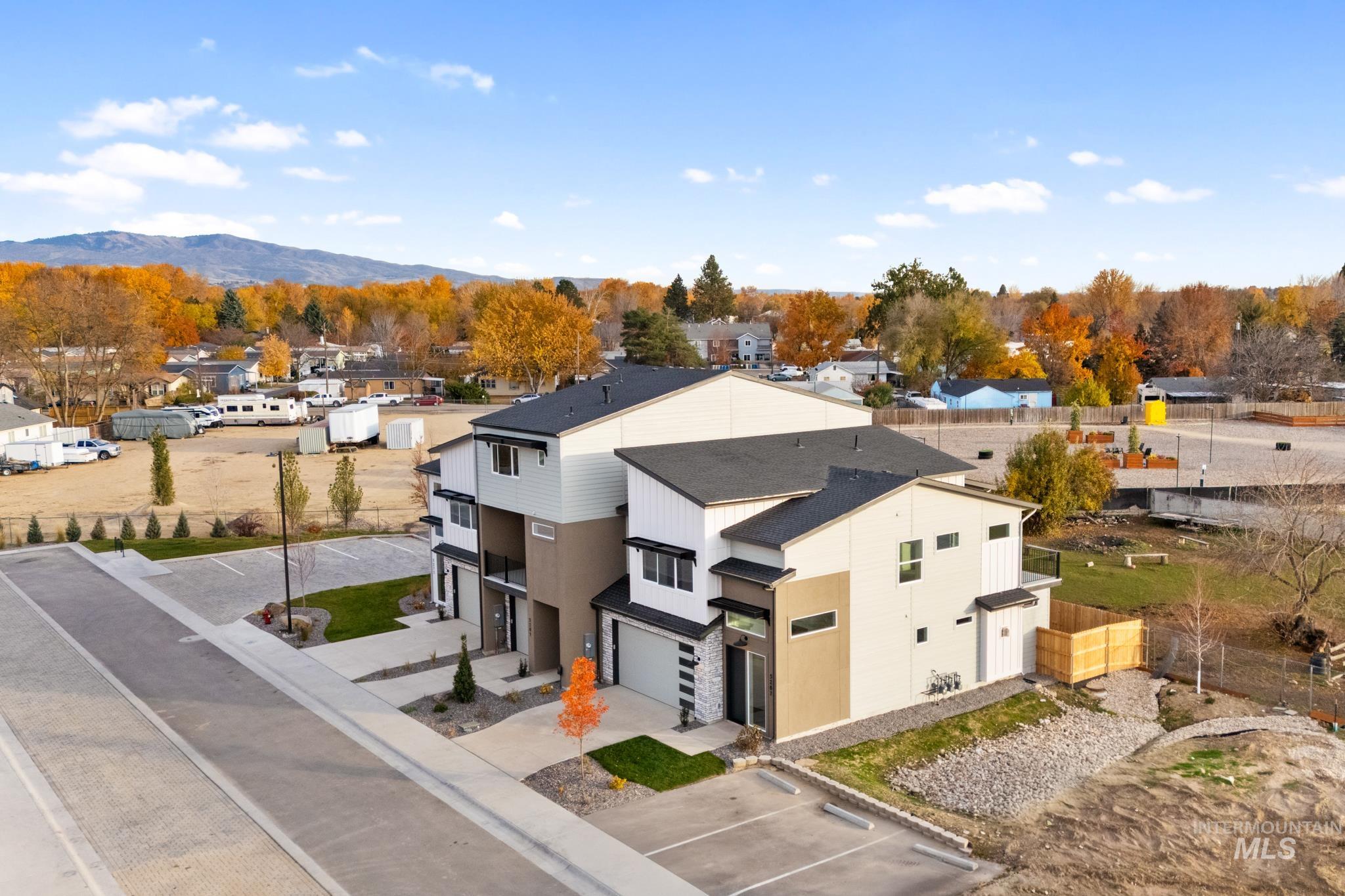 5281 N River Water Lane, Garden City, Idaho 83714, 2 Bedrooms, 3 Bathrooms, Residential For Sale, Price $742,900, 98967974