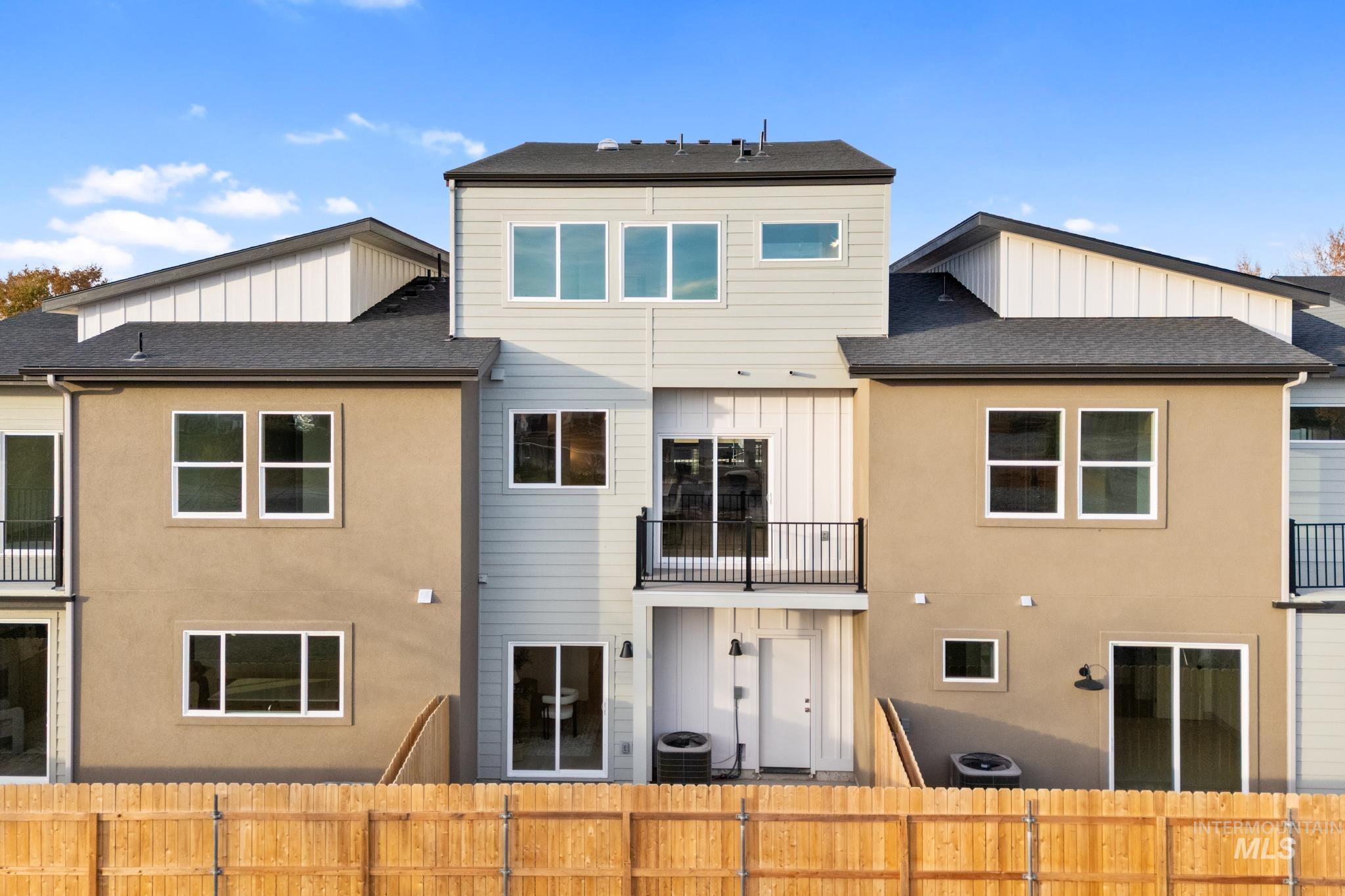 5281 N River Water Lane, Garden City, Idaho 83714, 2 Bedrooms, 3 Bathrooms, Residential For Sale, Price $742,900, 98967974