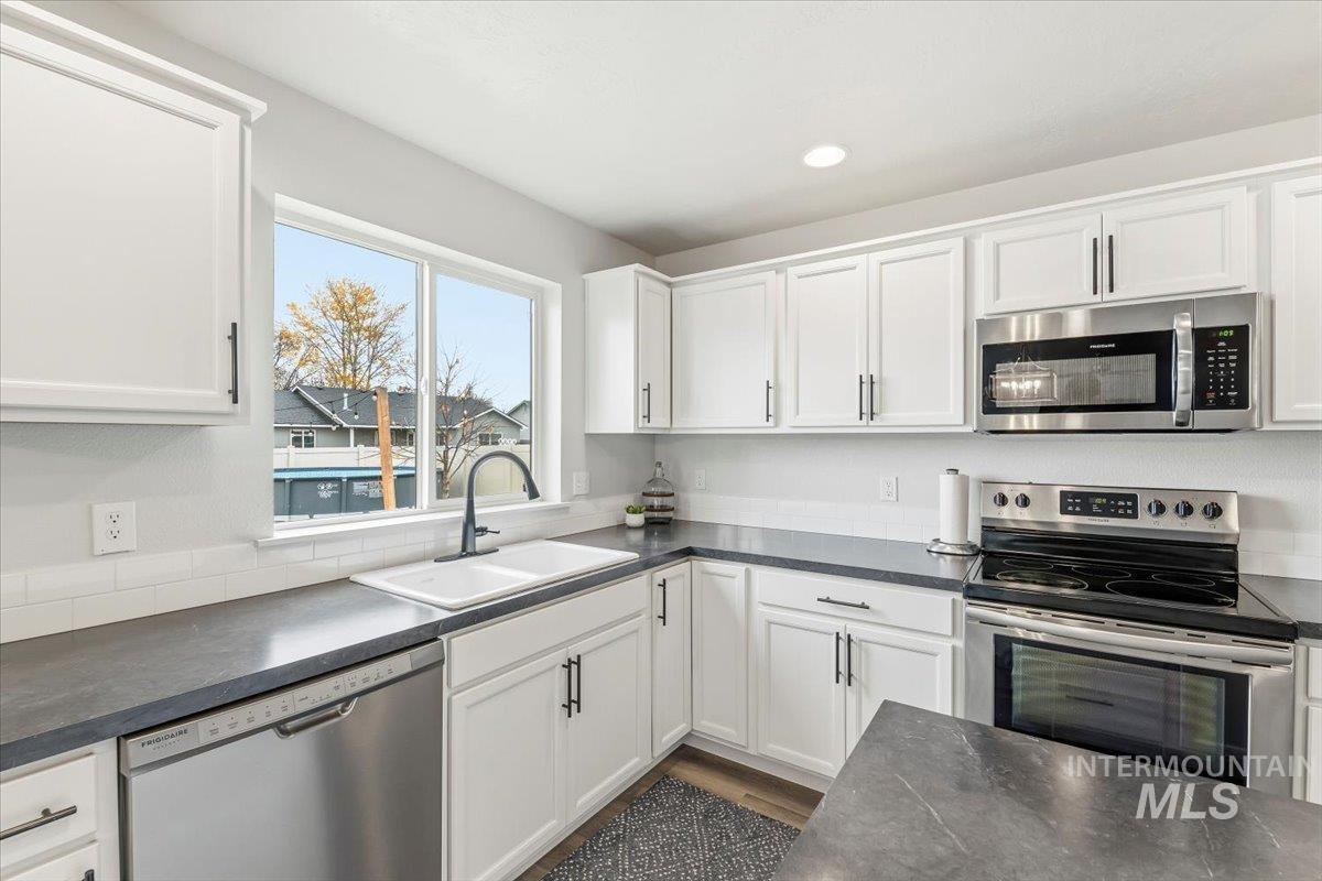 2174 N Morello Ave, Meridian, Idaho 83646, 4 Bedrooms, 2.5 Bathrooms, Residential For Sale, Price $549,990, 98967978