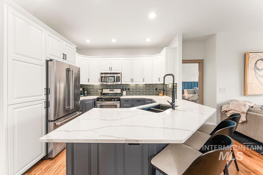 256 E Lake Rim Ln, Boise, Idaho 83716, 4 Bedrooms, 3.5 Bathrooms, Residential For Sale, Price $699,900, 98967980