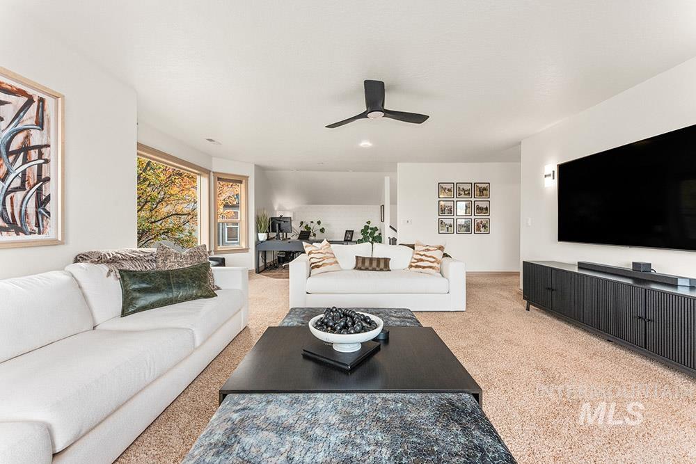 256 E Lake Rim Ln, Boise, Idaho 83716, 4 Bedrooms, 3.5 Bathrooms, Residential For Sale, Price $699,900, 98967980