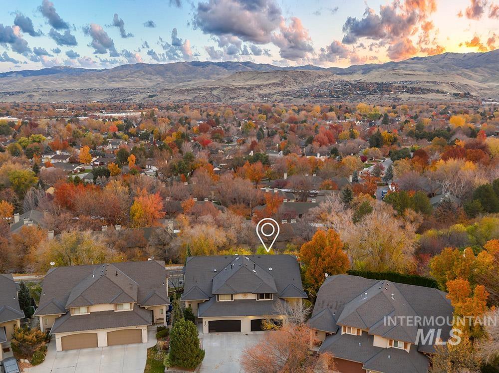 256 E Lake Rim Ln, Boise, Idaho 83716, 4 Bedrooms, 3.5 Bathrooms, Residential For Sale, Price $699,900, 98967980