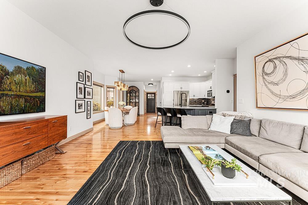 256 E Lake Rim Ln, Boise, Idaho 83716, 4 Bedrooms, 3.5 Bathrooms, Residential For Sale, Price $699,900, 98967980