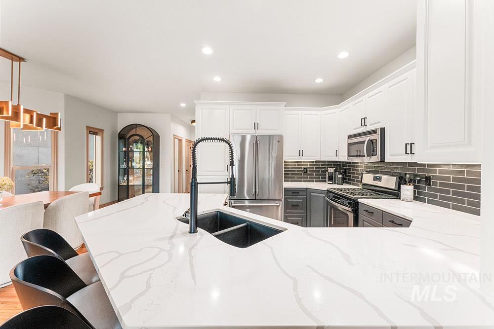 256 E Lake Rim Ln, Boise, Idaho 83716, 4 Bedrooms, 3.5 Bathrooms, Residential For Sale, Price $699,900, 98967980