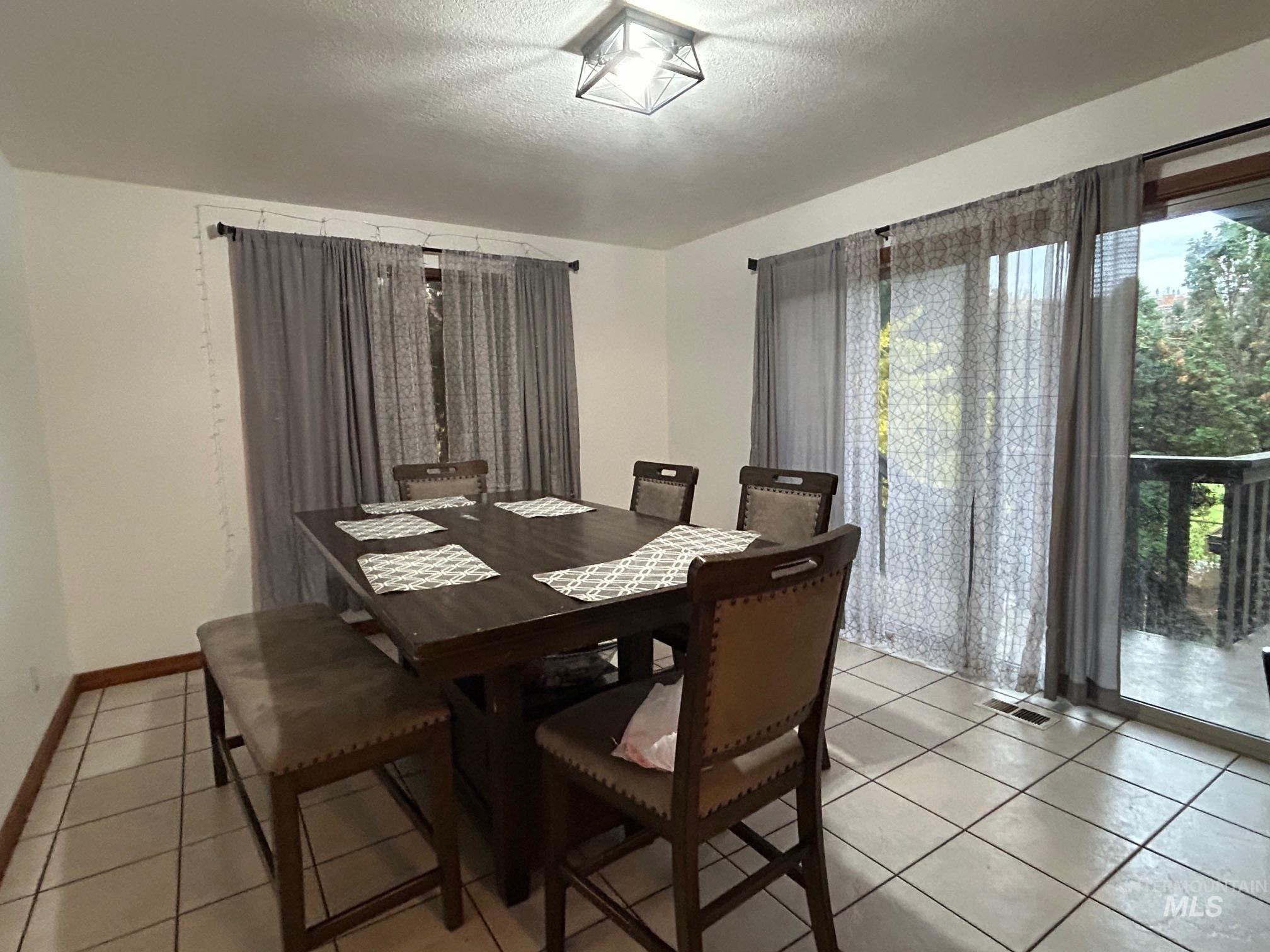 3590 Country Club Drive, Lewiston, Idaho 83501, 4 Bedrooms, 3 Bathrooms, Residential For Sale, Price $500,000, 98967983