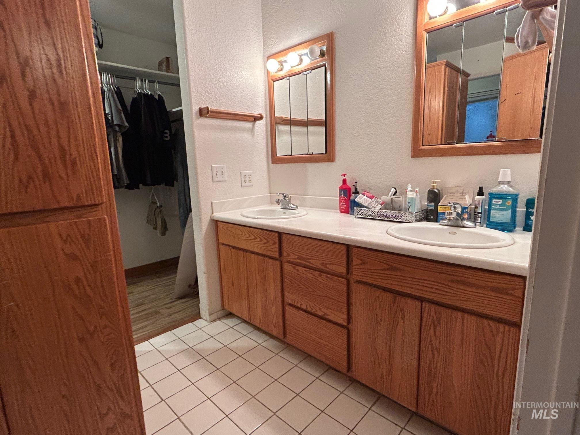 3590 Country Club Drive, Lewiston, Idaho 83501, 4 Bedrooms, 3 Bathrooms, Residential For Sale, Price $500,000, 98967983