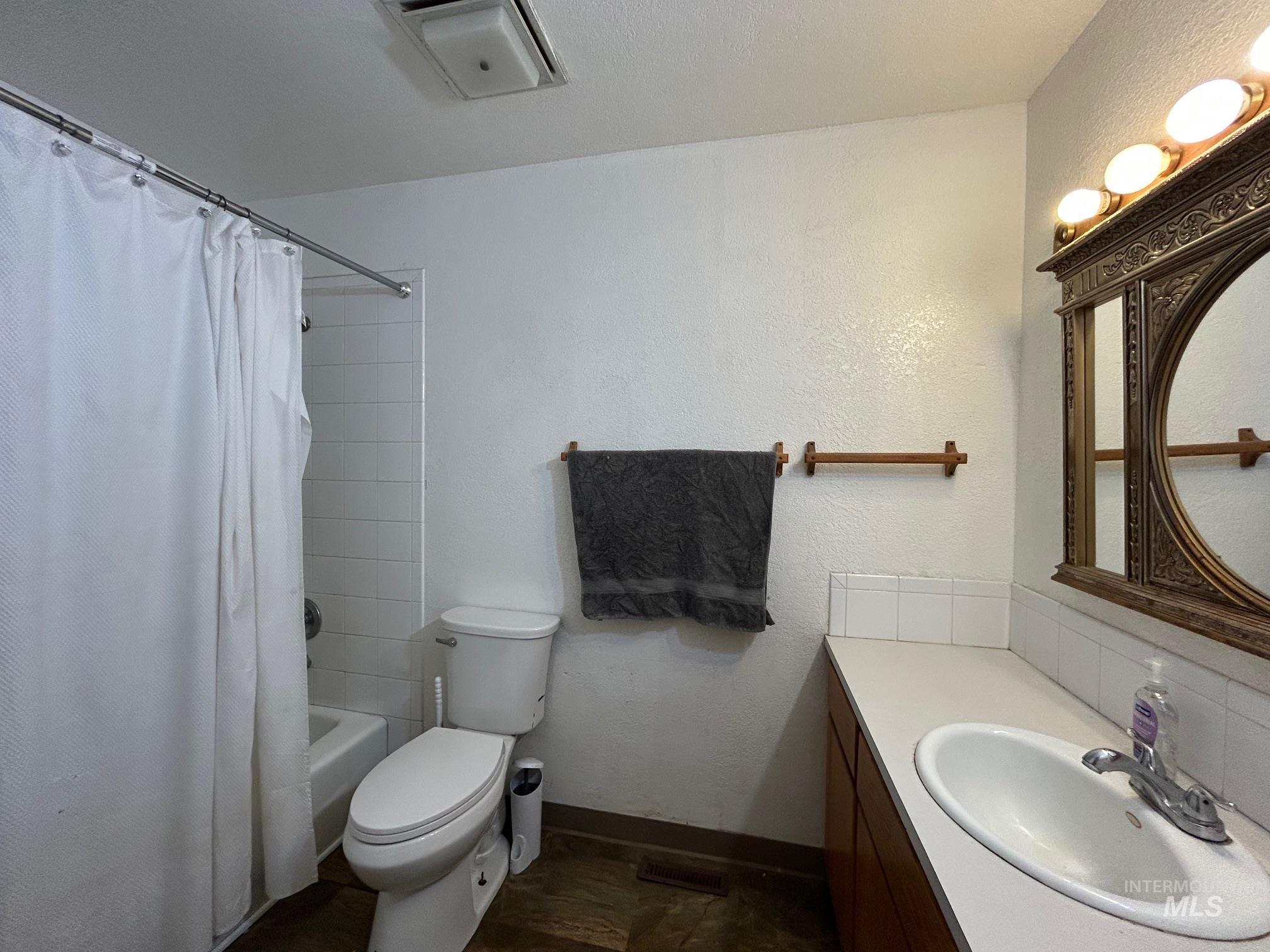 3590 Country Club Drive, Lewiston, Idaho 83501, 4 Bedrooms, 3 Bathrooms, Residential For Sale, Price $500,000, 98967983