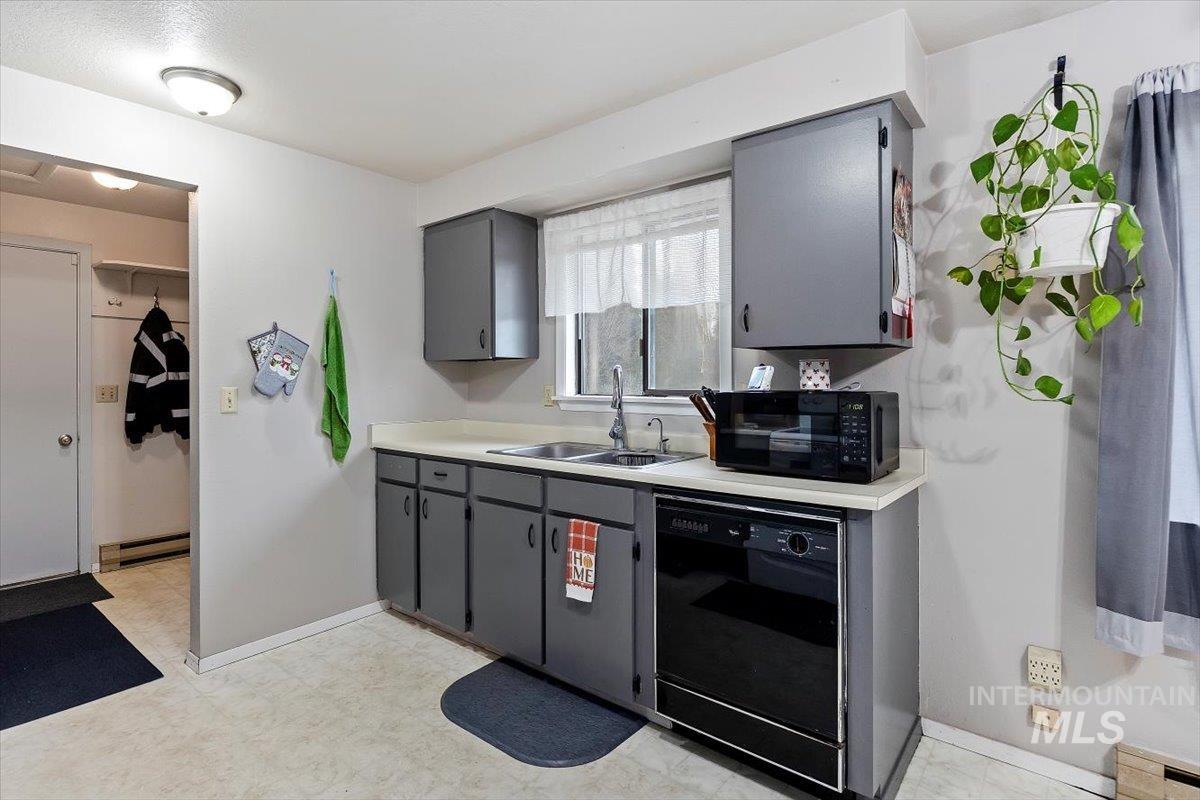 719 6th Avenue East, Jerome, Idaho 83338, 3 Bedrooms, 1 Bathroom, Residential For Sale, Price $275,000, 98967985