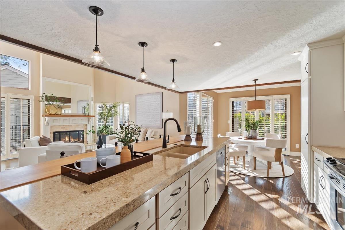 1944 S Teal Ln, Boise, Idaho 83706, 2 Bedrooms, 2 Bathrooms, Residential For Sale, Price $599,900, 98967986