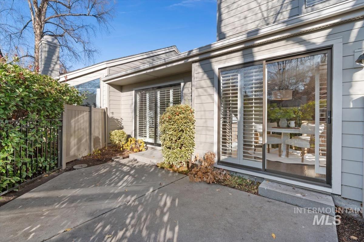 1944 S Teal Ln, Boise, Idaho 83706, 2 Bedrooms, 2 Bathrooms, Residential For Sale, Price $599,900, 98967986