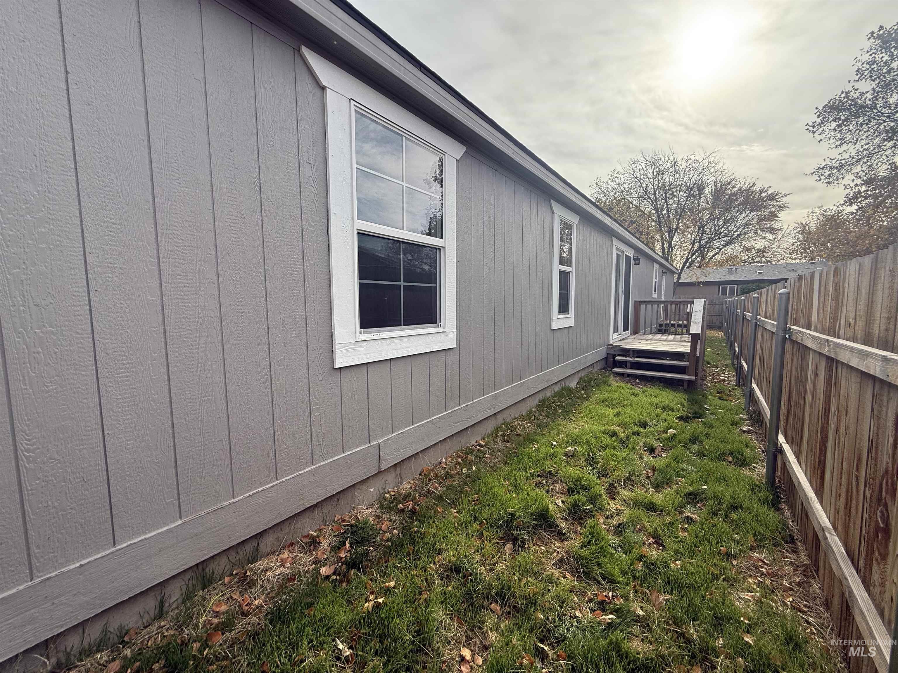 View of home's exterior