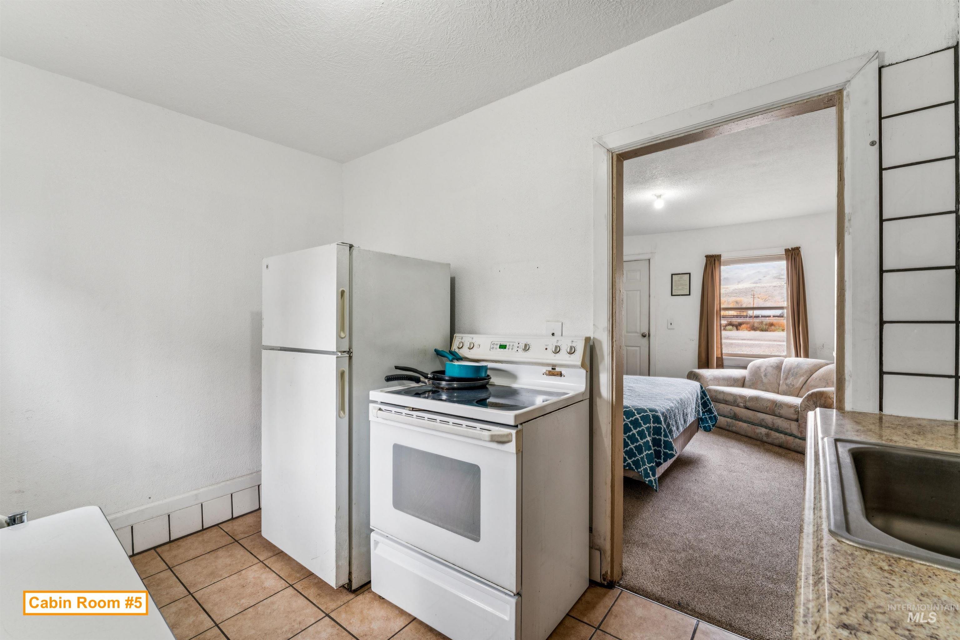 190/160 W Washington St W, Huntington, Oregon 97907, 7 Rooms, Business/Commercial For Sale, Price $175,000, 98967991