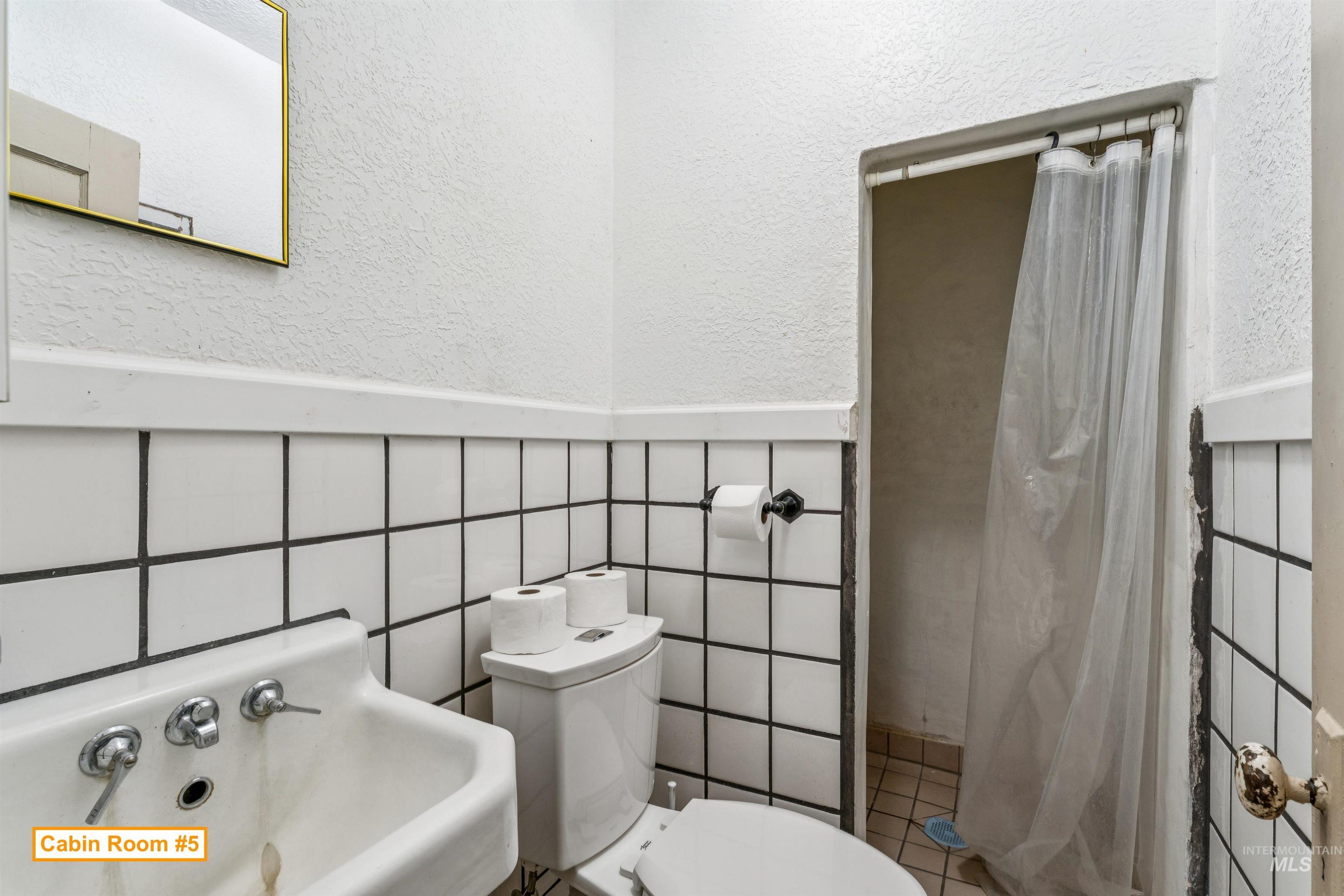 190/160 W Washington St W, Huntington, Oregon 97907, 7 Rooms, Business/Commercial For Sale, Price $175,000, 98967991