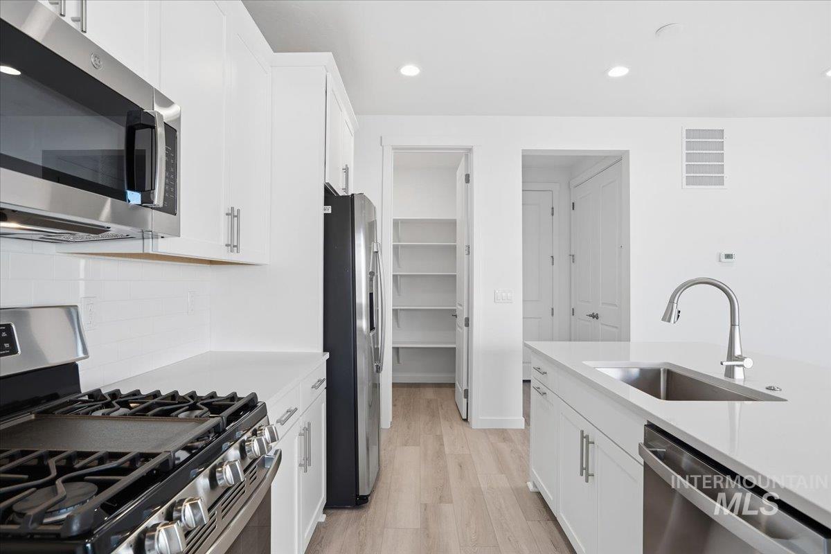 1216 Stirling Meadows Ct, Middleton, Idaho 83644, 3 Bedrooms, 2.5 Bathrooms, Residential For Sale, Price $534,990, 98968000