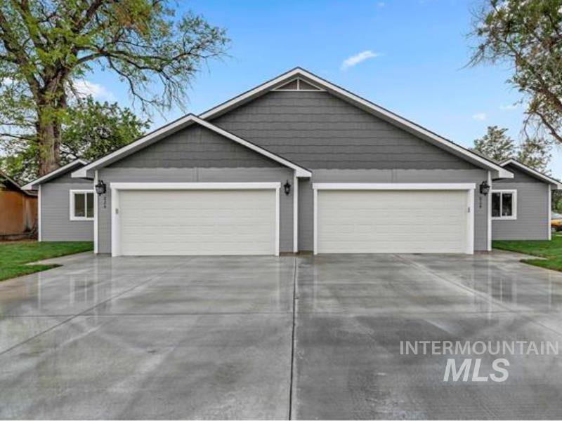 824 & 828 6th St N, Nampa, Idaho 83687, 3 Bedrooms, 2 Bathrooms, Residential Income For Sale, Price $649,900, 98968002