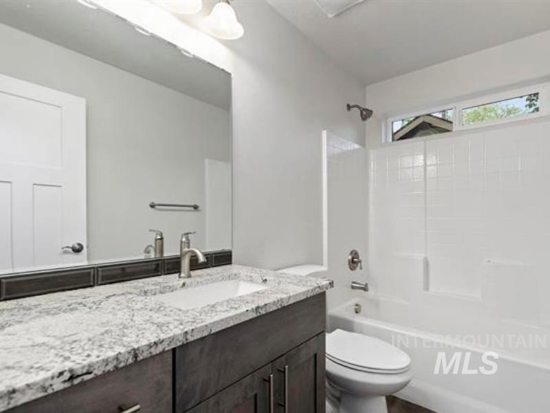 824 & 828 6th St N, Nampa, Idaho 83687, 3 Bedrooms, 2 Bathrooms, Residential Income For Sale, Price $649,900, 98968002