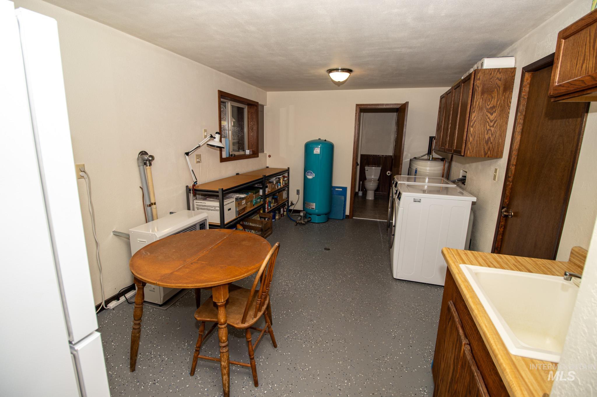 257 Devils Elbow Dr, Lenore, Idaho 83541, 3 Bedrooms, 2 Bathrooms, Residential For Sale, Price $549,000, 98968005