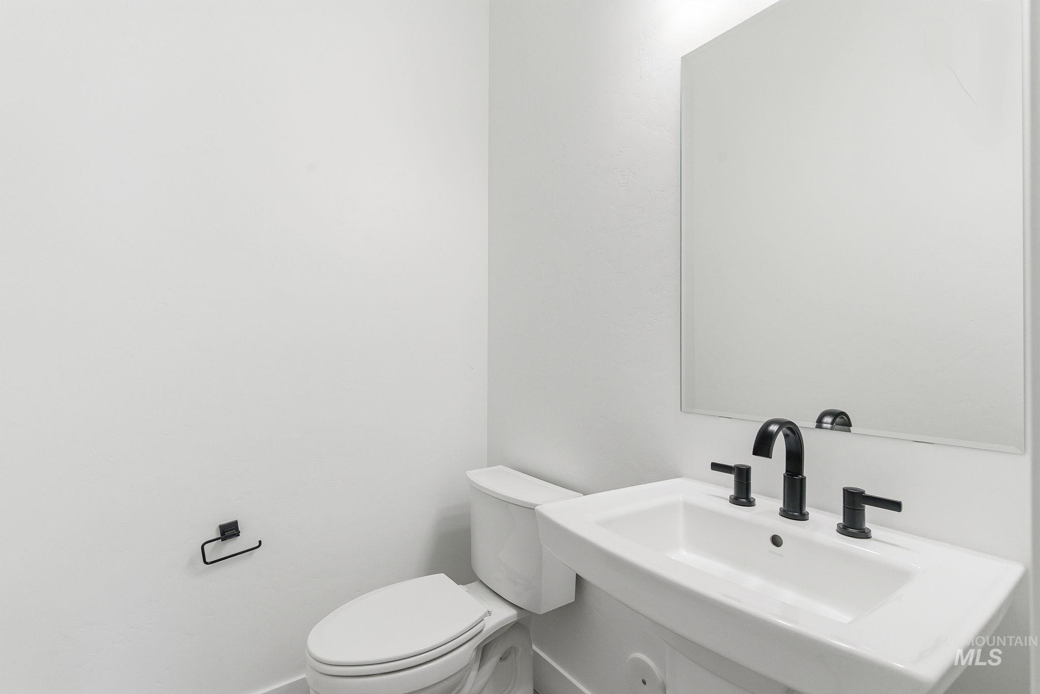 857 N Falling Water Way, Eagle, Idaho 83616, 3 Bedrooms, 2.5 Bathrooms, Residential For Sale, Price $839,990, 98968006