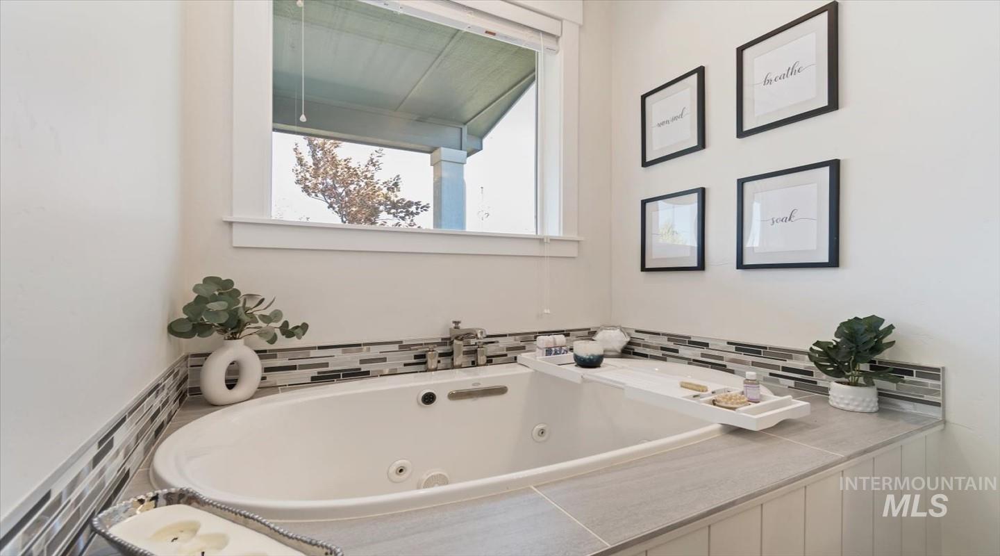 2171 W Valli Hi Road, Eagle, Idaho 83616, 4 Bedrooms, 3.5 Bathrooms, Residential For Sale, Price $1,549,900, 98968016