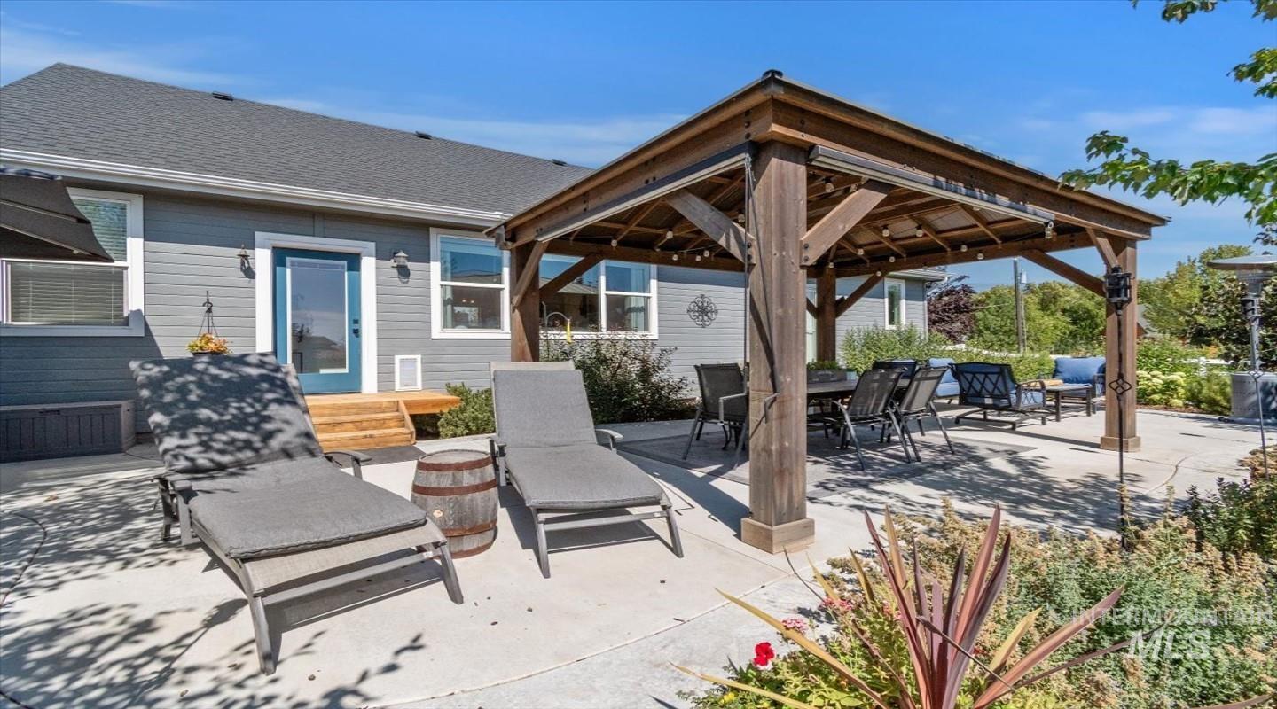 2171 W Valli Hi Road, Eagle, Idaho 83616, 4 Bedrooms, 3.5 Bathrooms, Residential For Sale, Price $1,549,900, 98968016