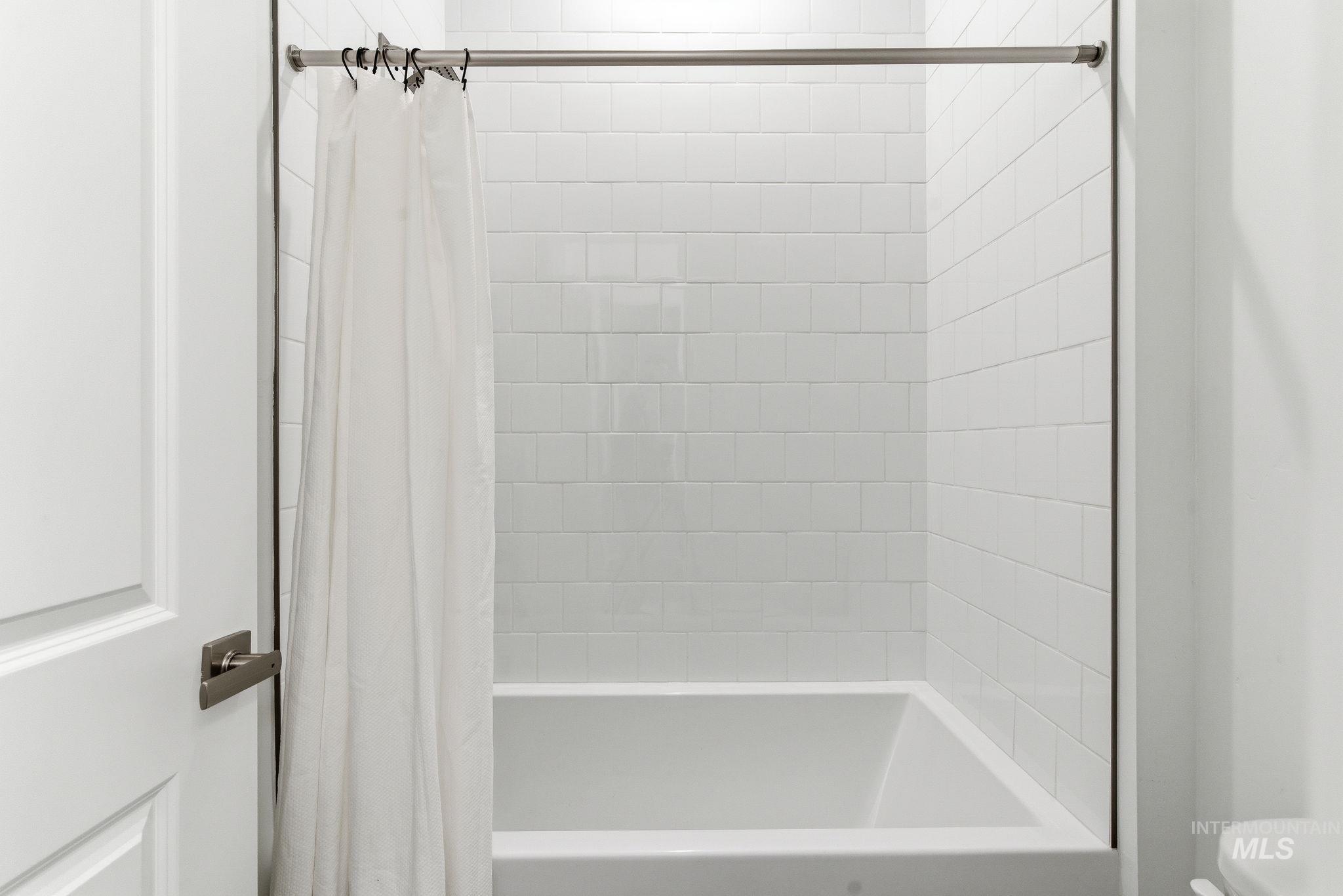 2301 N Mountain Vista Ave, Star, Idaho 83669, 3 Bedrooms, 2.5 Bathrooms, Residential For Sale, Price $749,990, 98968017