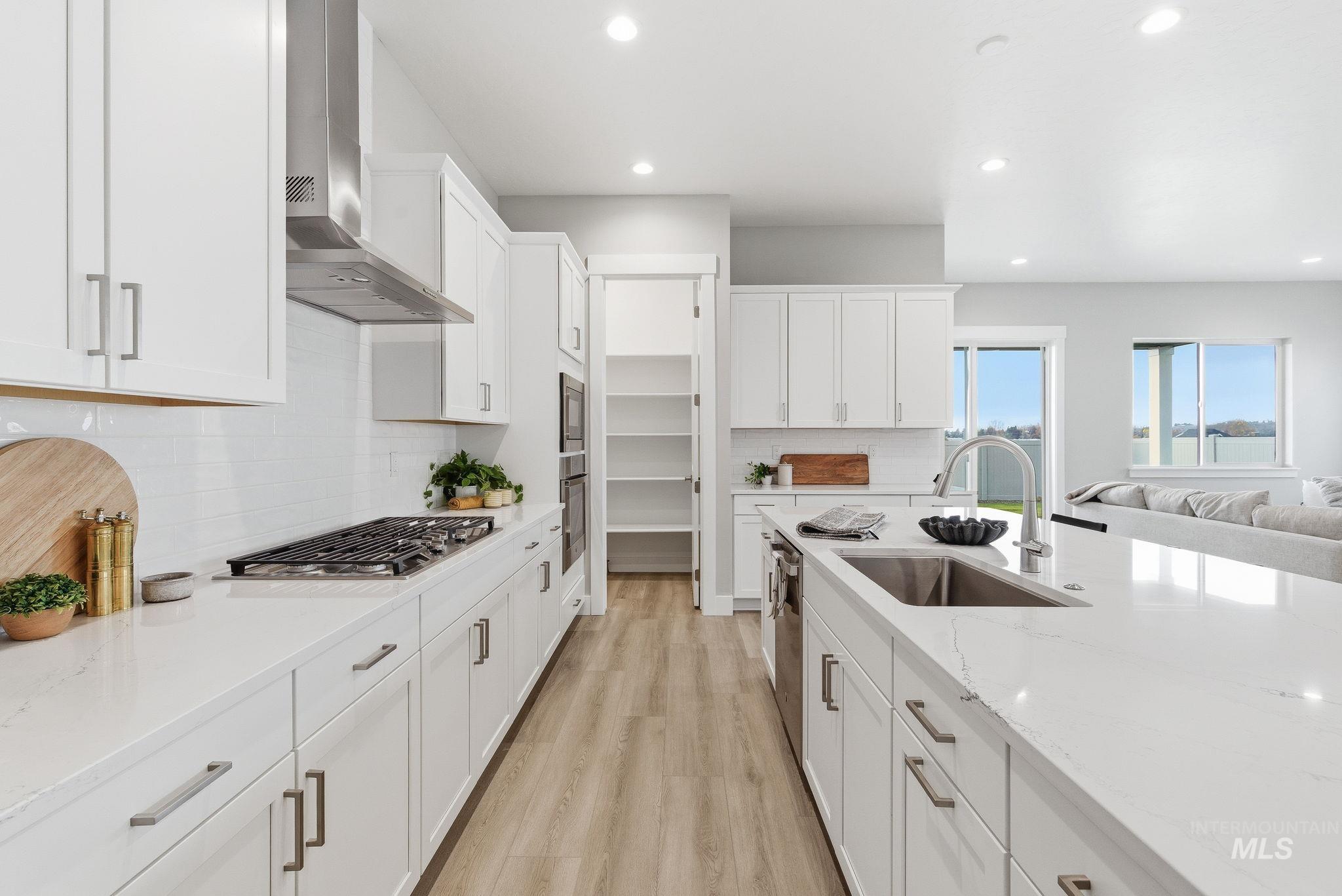 2195 N Mountain Vista Ave, Star, Idaho 83669, 3 Bedrooms, 3.5 Bathrooms, Residential For Sale, Price $739,990, 98968021