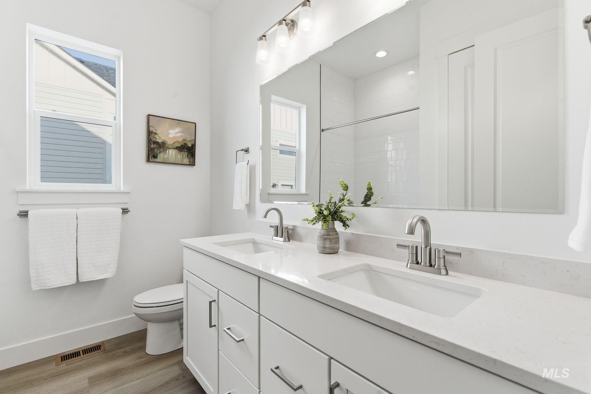 2195 N Mountain Vista Ave, Star, Idaho 83669, 3 Bedrooms, 3.5 Bathrooms, Residential For Sale, Price $739,990, 98968021