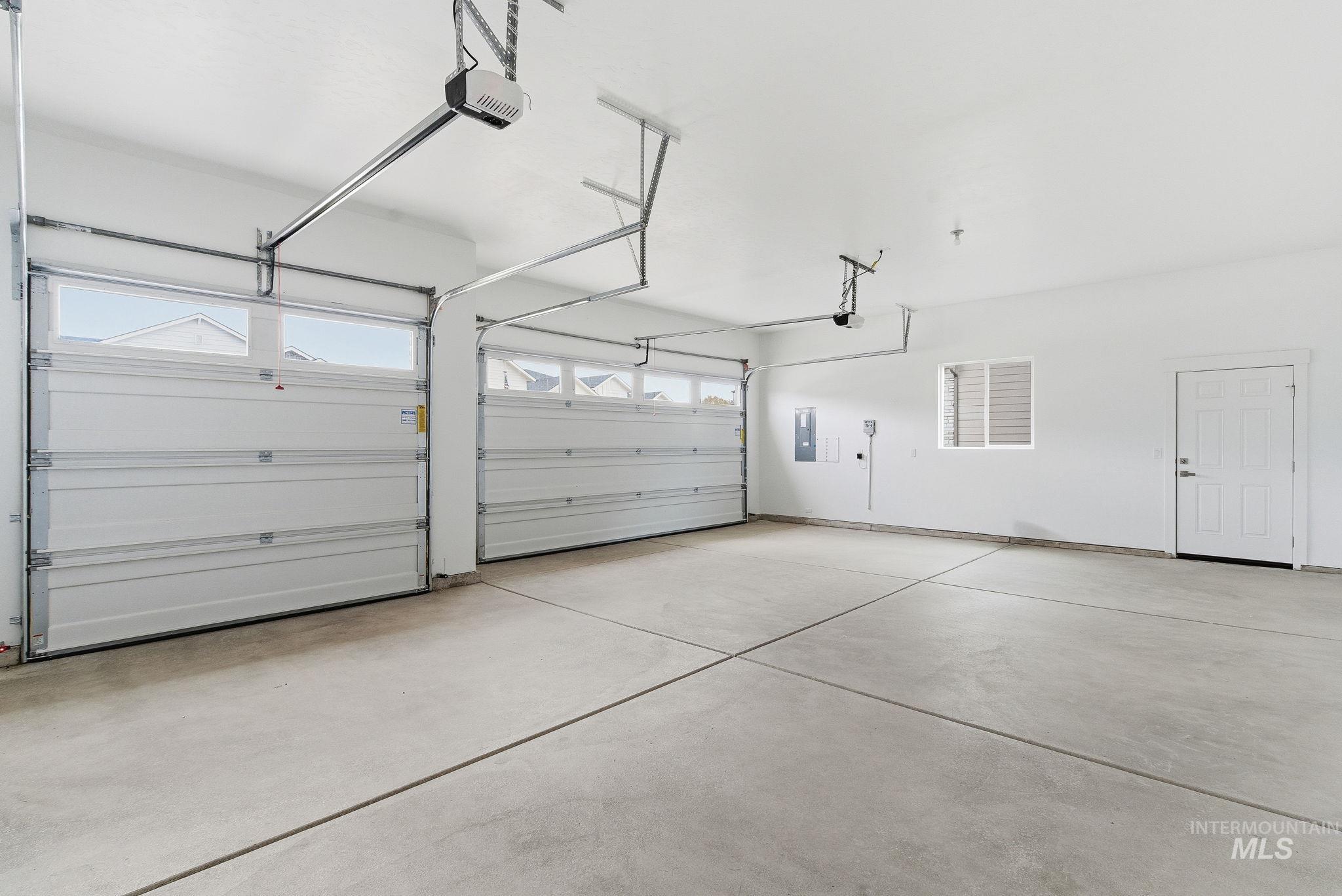 2195 N Mountain Vista Ave, Star, Idaho 83669, 3 Bedrooms, 3.5 Bathrooms, Residential For Sale, Price $739,990, 98968021