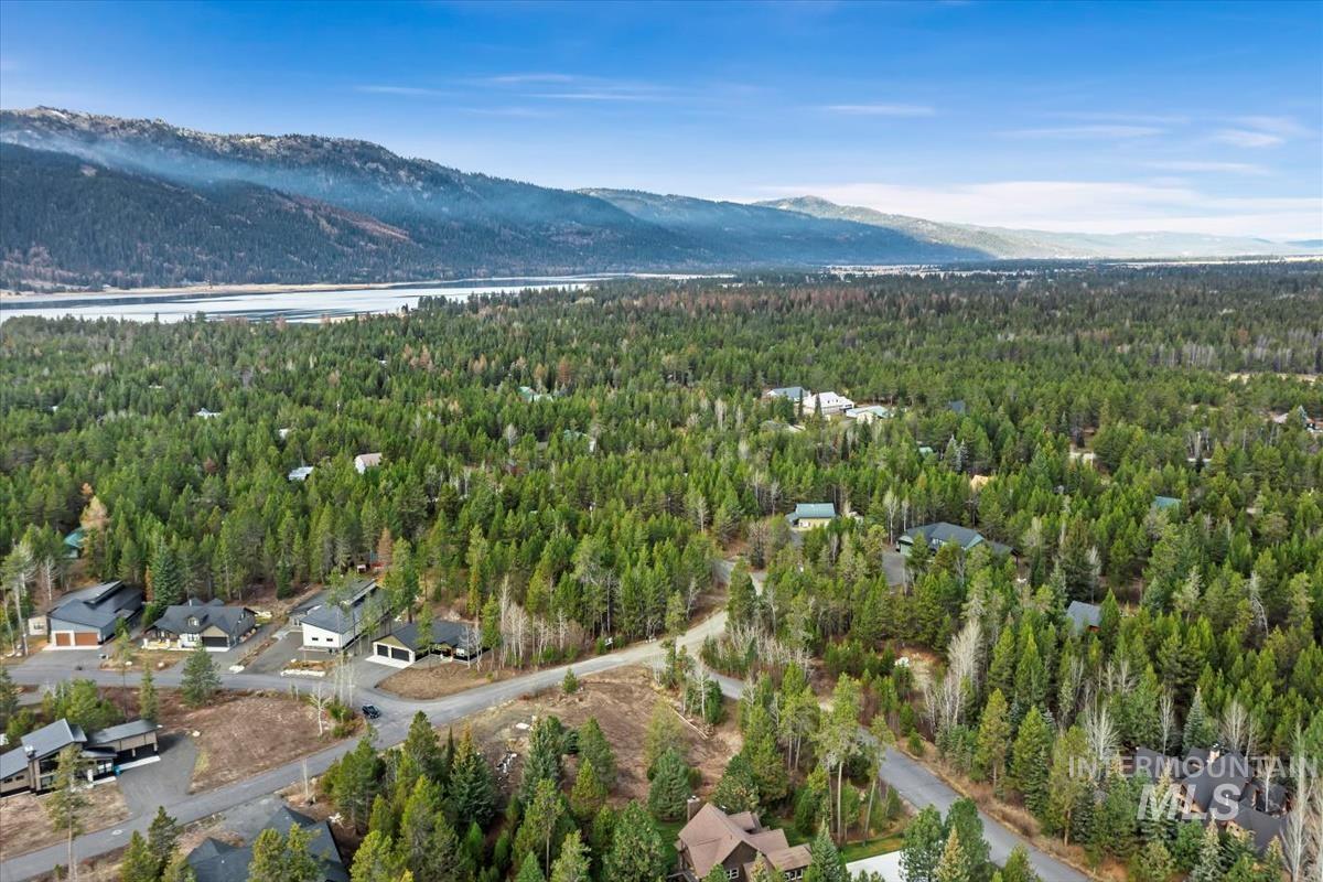 View of property location featuring mountains