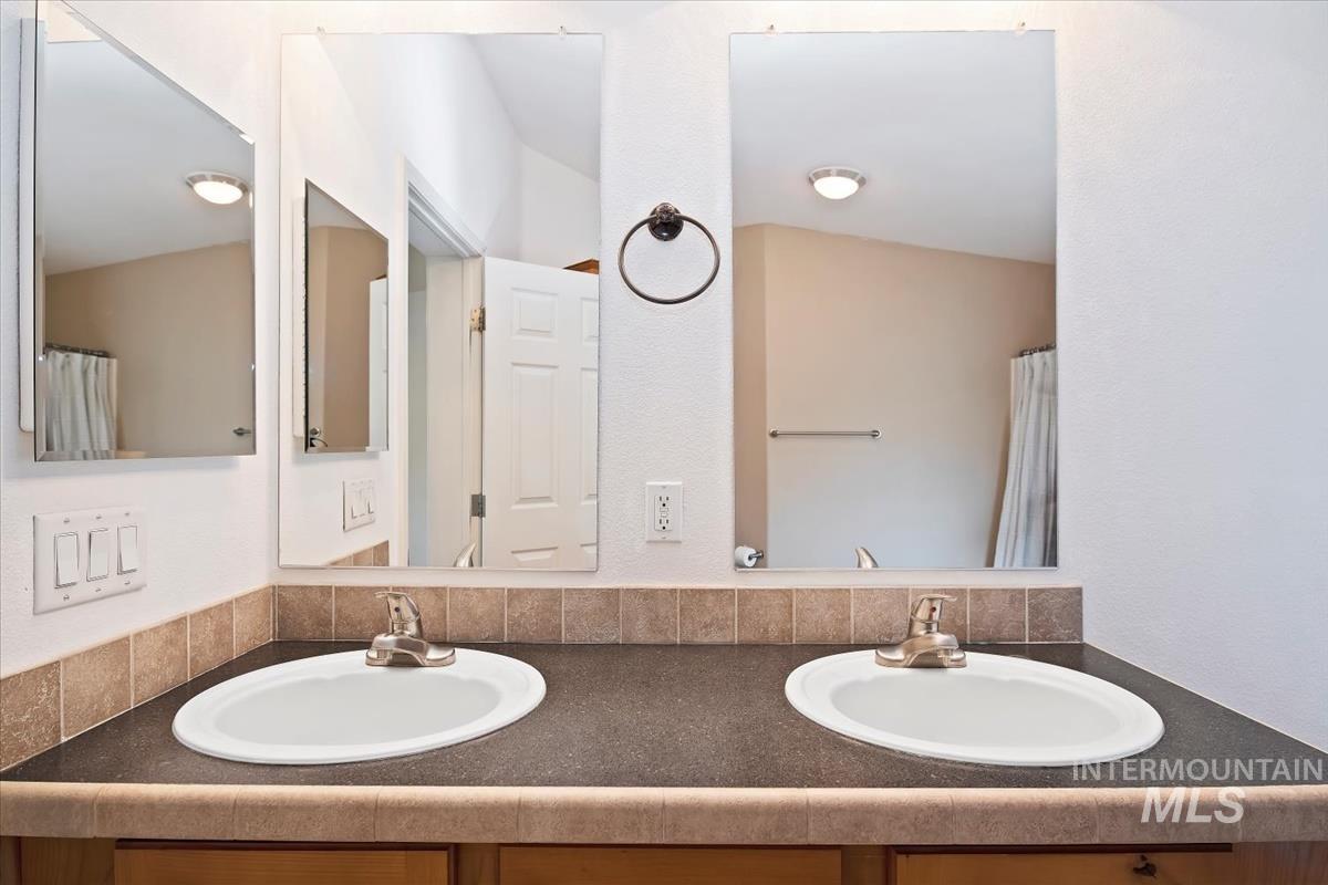 700 E Fairview Ave, Meridian, Idaho 83642-3308, 3 Bedrooms, 2 Bathrooms, Residential For Sale, Price $130,000, 98968035