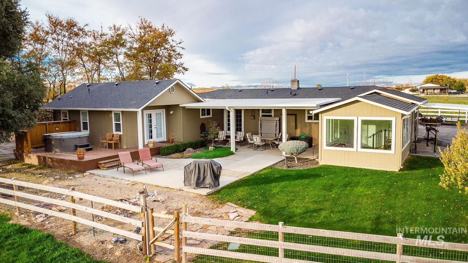 988 W King Rd., Kuna, Idaho 83634, 4 Bedrooms, 3.5 Bathrooms, Residential For Sale, Price $999,000, 98968036