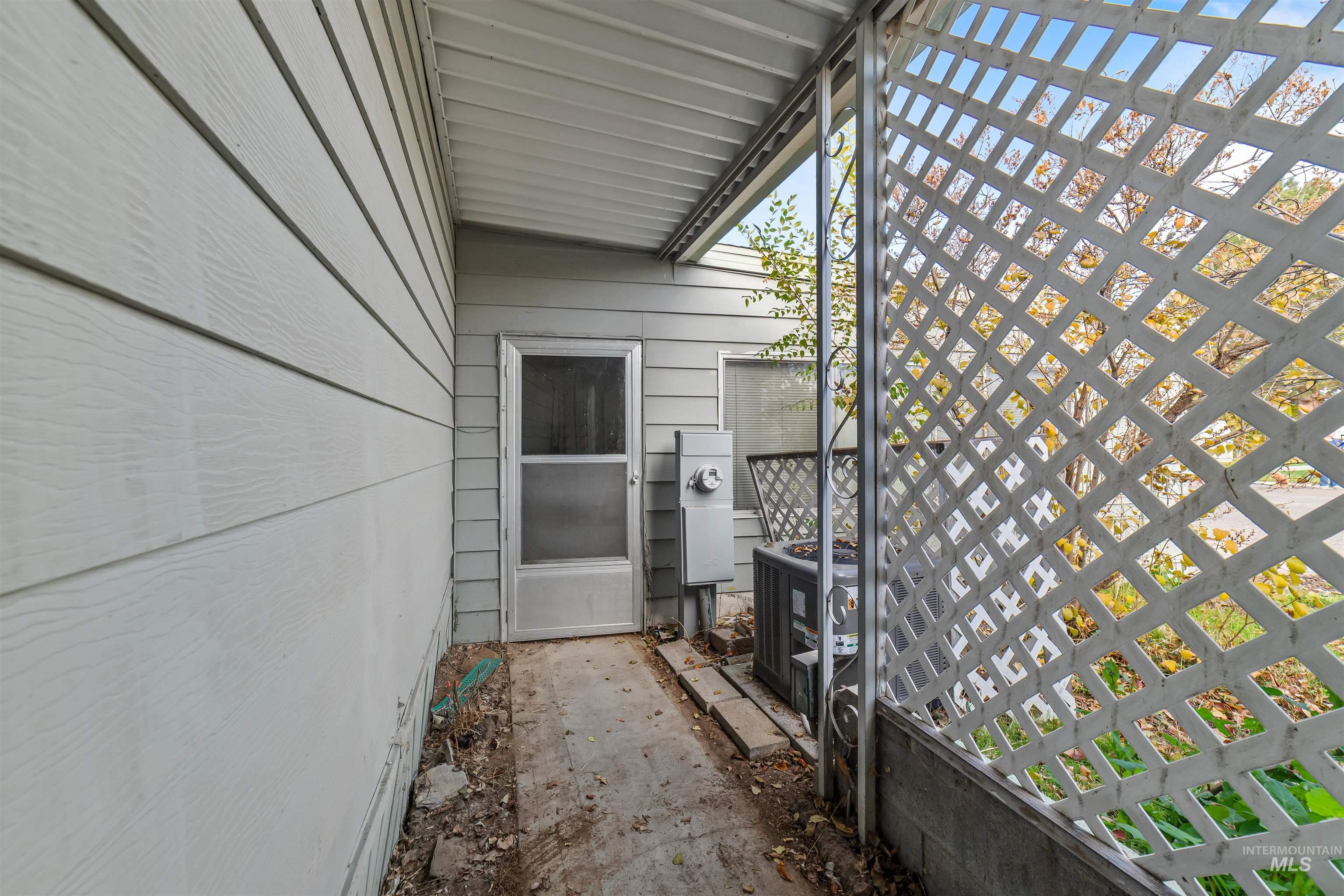 302 W. Driftwood Road, Boise, Idaho 83713, 2 Bedrooms, 2 Bathrooms, Residential For Sale, Price $60,000, 98968038