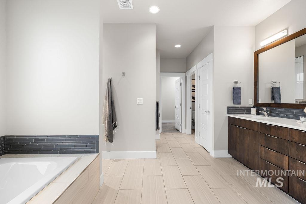 495 W Oak Springs, Meridian, Idaho 83642, 3 Bedrooms, 2 Bathrooms, Residential For Sale, Price $690,000, 98968039