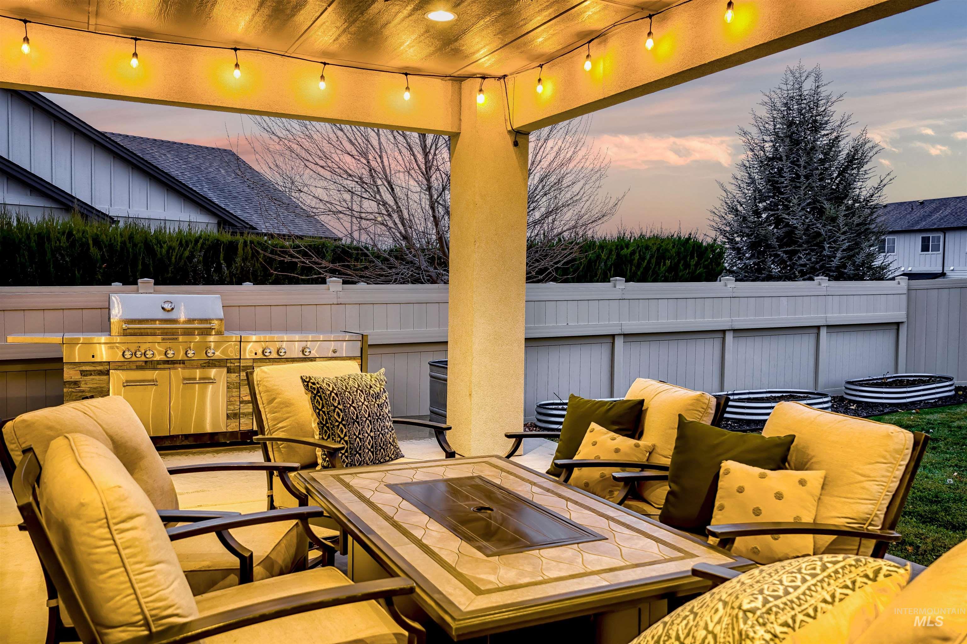 495 W Oak Springs, Meridian, Idaho 83642, 3 Bedrooms, 2 Bathrooms, Residential For Sale, Price $690,000, 98968039