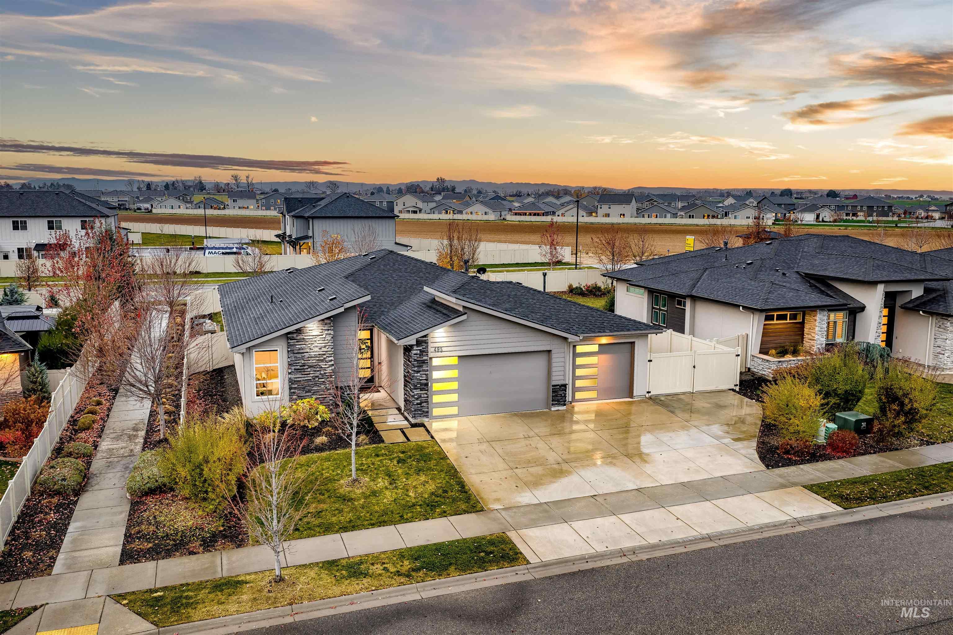 495 W Oak Springs, Meridian, Idaho 83642, 3 Bedrooms, 2 Bathrooms, Residential For Sale, Price $690,000, 98968039