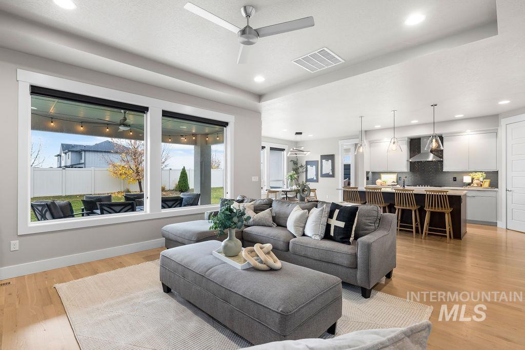 495 W Oak Springs, Meridian, Idaho 83642, 3 Bedrooms, 2 Bathrooms, Residential For Sale, Price $690,000, 98968039