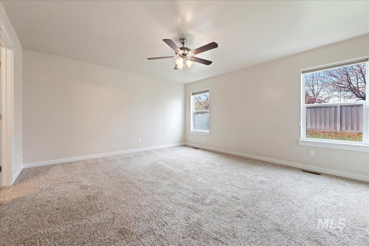 15673 Moosehorn Way, Caldwell, Idaho 83607, 4 Bedrooms, 3.5 Bathrooms, Residential For Sale, Price $560,000, 98968051