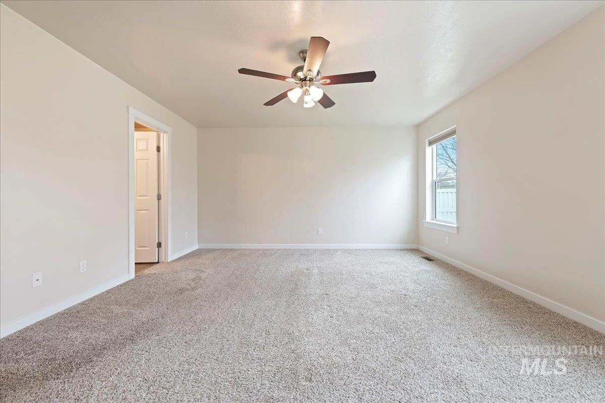 15673 Moosehorn Way, Caldwell, Idaho 83607, 4 Bedrooms, 3.5 Bathrooms, Residential For Sale, Price $560,000, 98968051