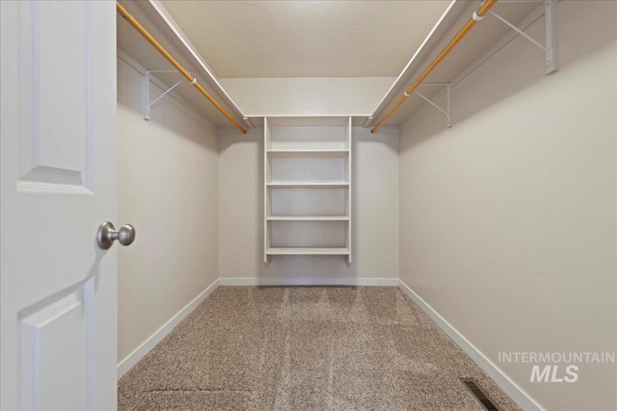 15673 Moosehorn Way, Caldwell, Idaho 83607, 4 Bedrooms, 3.5 Bathrooms, Residential For Sale, Price $560,000, 98968051