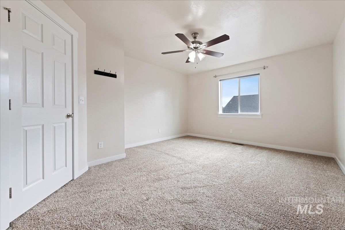 15673 Moosehorn Way, Caldwell, Idaho 83607, 4 Bedrooms, 3.5 Bathrooms, Residential For Sale, Price $560,000, 98968051