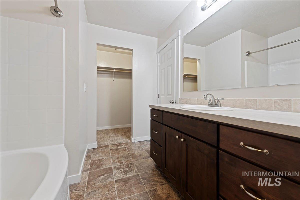 15673 Moosehorn Way, Caldwell, Idaho 83607, 4 Bedrooms, 3.5 Bathrooms, Residential For Sale, Price $560,000, 98968051