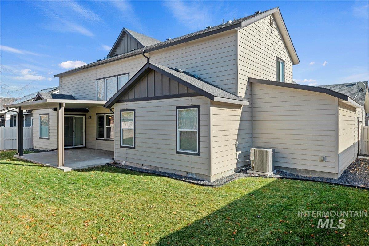 15673 Moosehorn Way, Caldwell, Idaho 83607, 4 Bedrooms, 3.5 Bathrooms, Residential For Sale, Price $560,000, 98968051