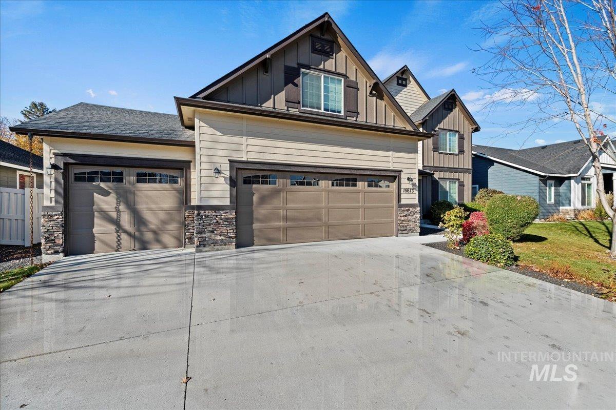 15673 Moosehorn Way, Caldwell, Idaho 83607, 4 Bedrooms, 3.5 Bathrooms, Residential For Sale, Price $560,000, 98968051