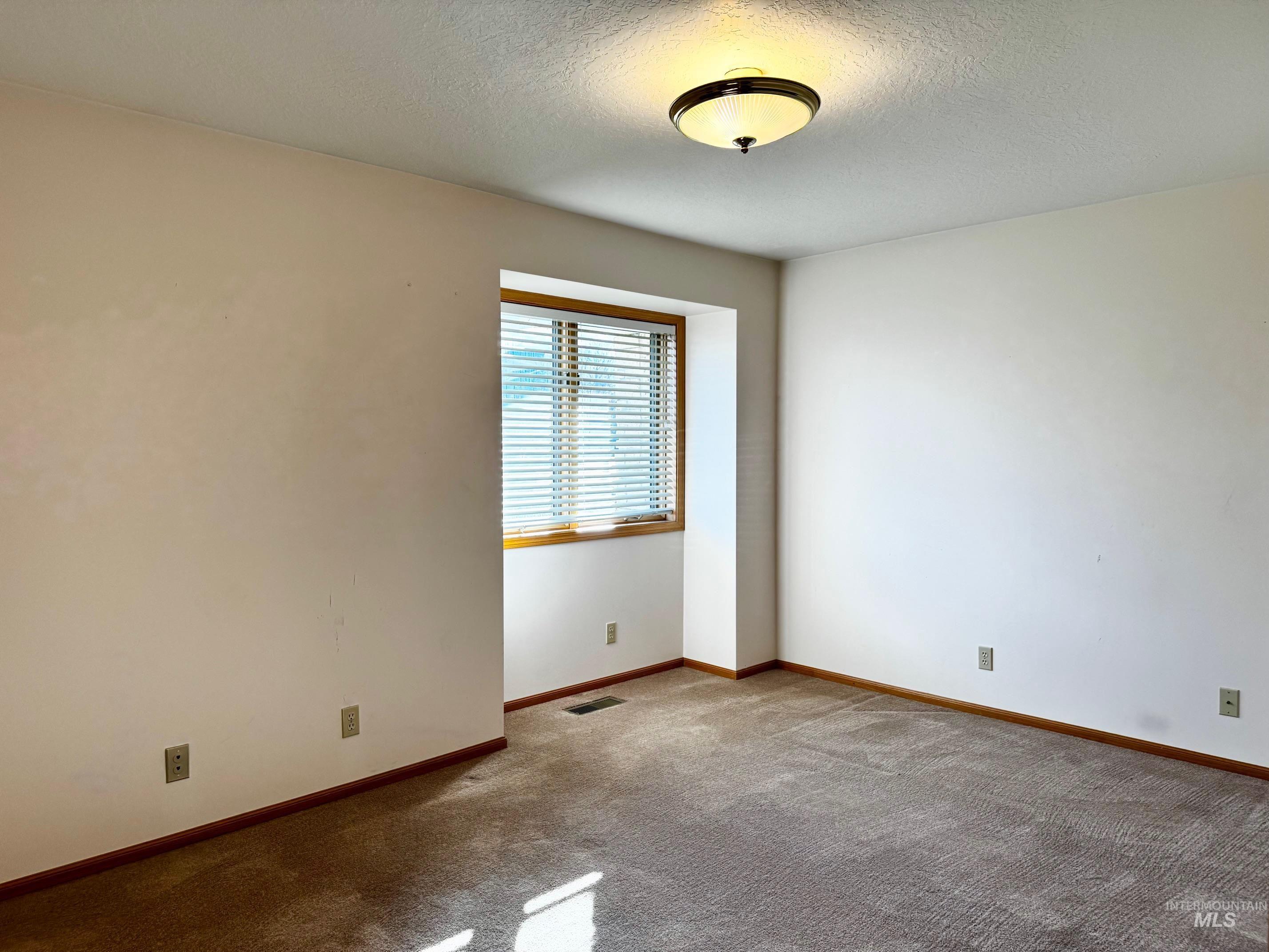 1142 Fairview Ave, Rupert, Idaho 83350, 3 Bedrooms, 3 Bathrooms, Residential For Sale, Price $434,000, 98968054