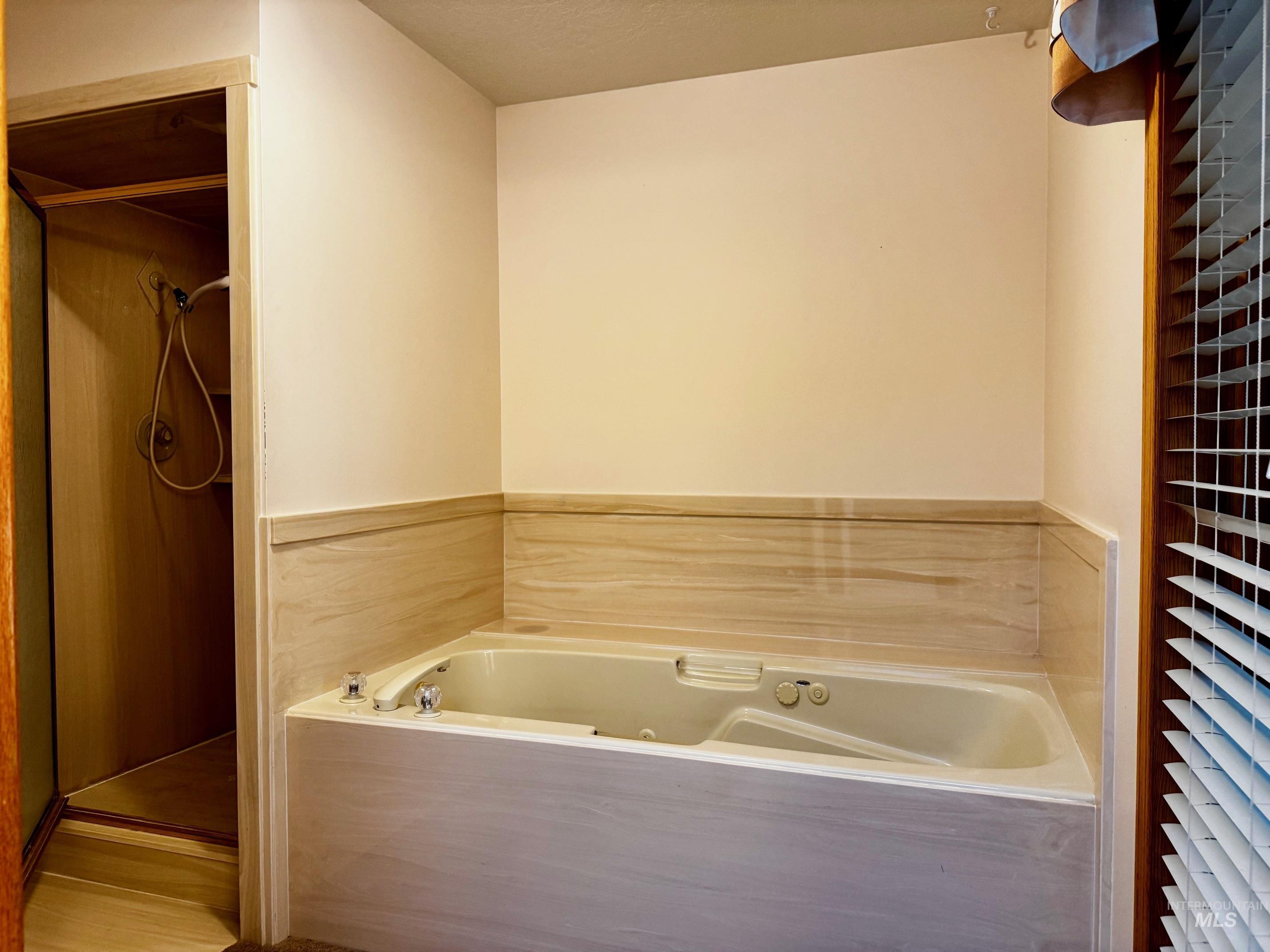 1142 Fairview Ave, Rupert, Idaho 83350, 3 Bedrooms, 3 Bathrooms, Residential For Sale, Price $434,000, 98968054