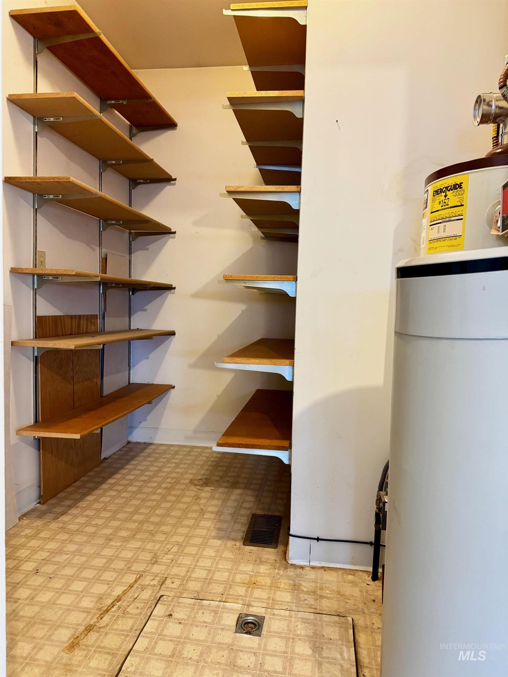 1142 Fairview Ave, Rupert, Idaho 83350, 3 Bedrooms, 3 Bathrooms, Residential For Sale, Price $434,000, 98968054